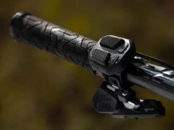 Giant - RideControl Ergo SG - Commande Au Guidon -Magasin De Vélos Électriques giant ridecontrol ergo sg commande au guidon detail 2 3840x2160